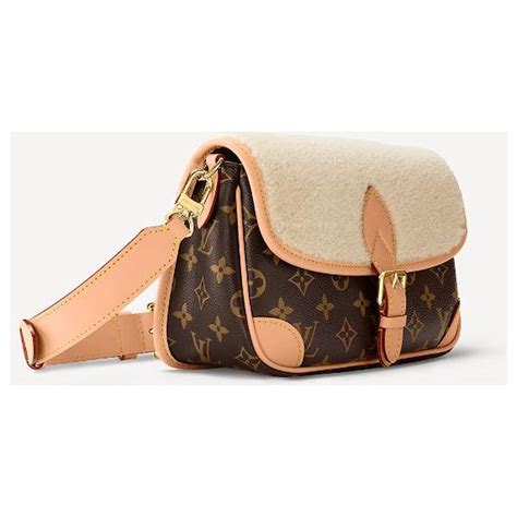 pochette homme luxe louis vuitton|Louis Vuitton diane bag.